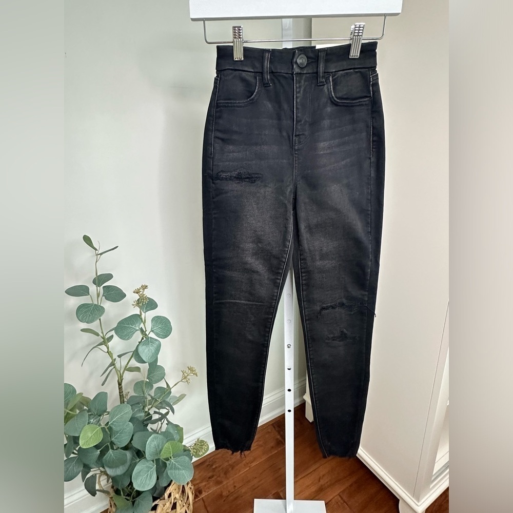 American Eagle Curvy Hi-Rise Next Level Stretch Distressed Black Jegging